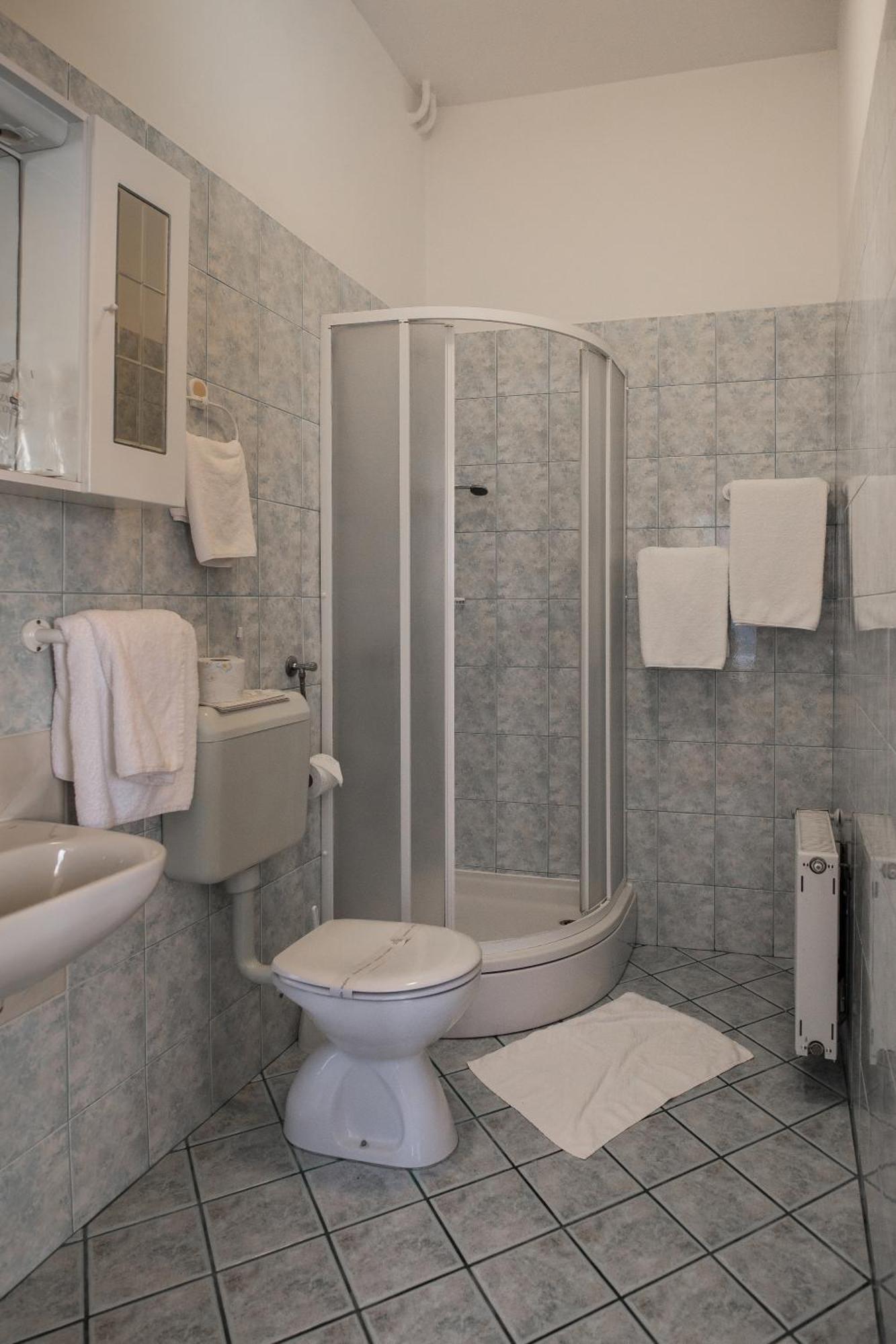 Hotel Carlstadt Karlovac Dış mekan fotoğraf