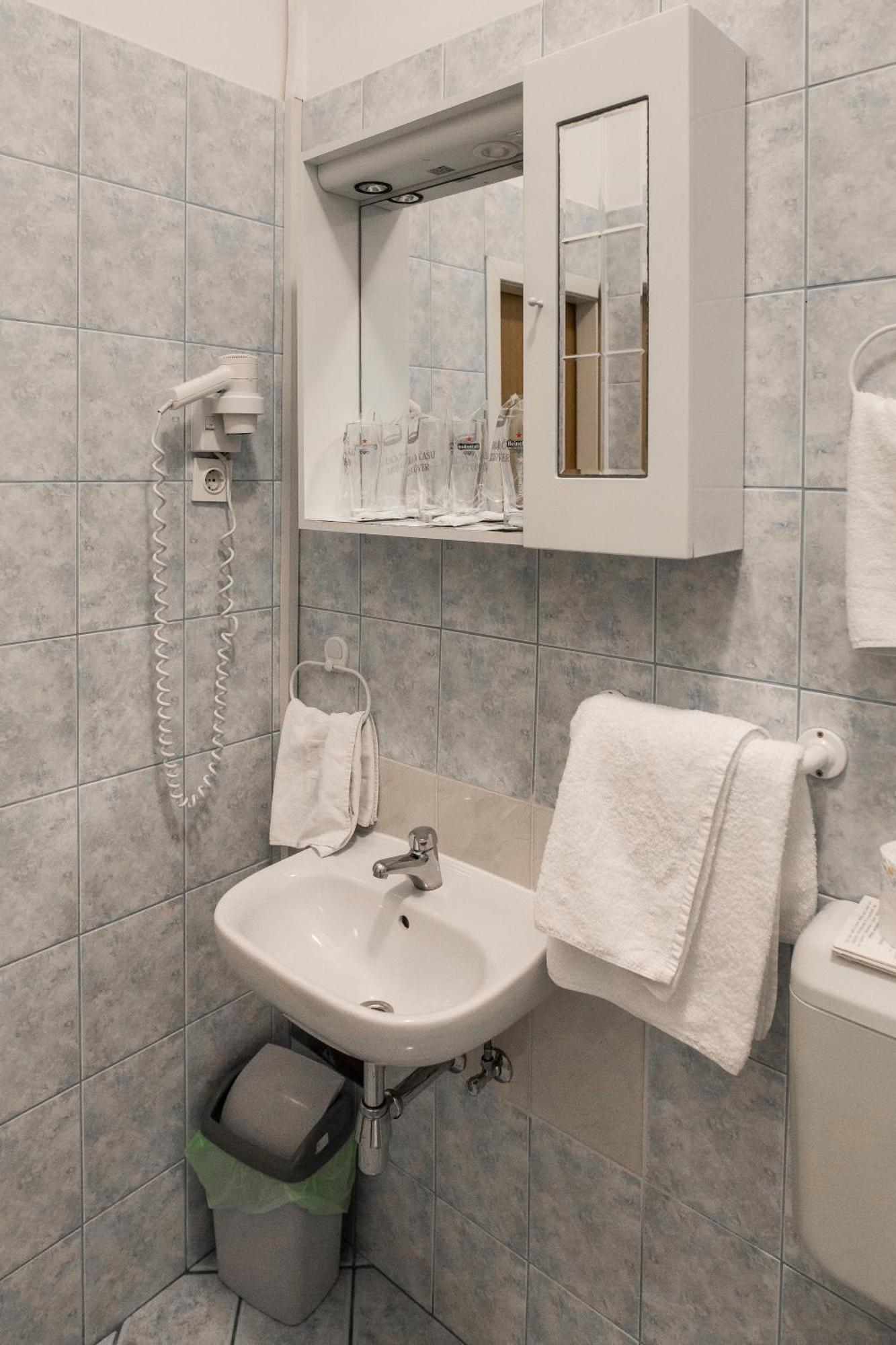 Hotel Carlstadt Karlovac Dış mekan fotoğraf