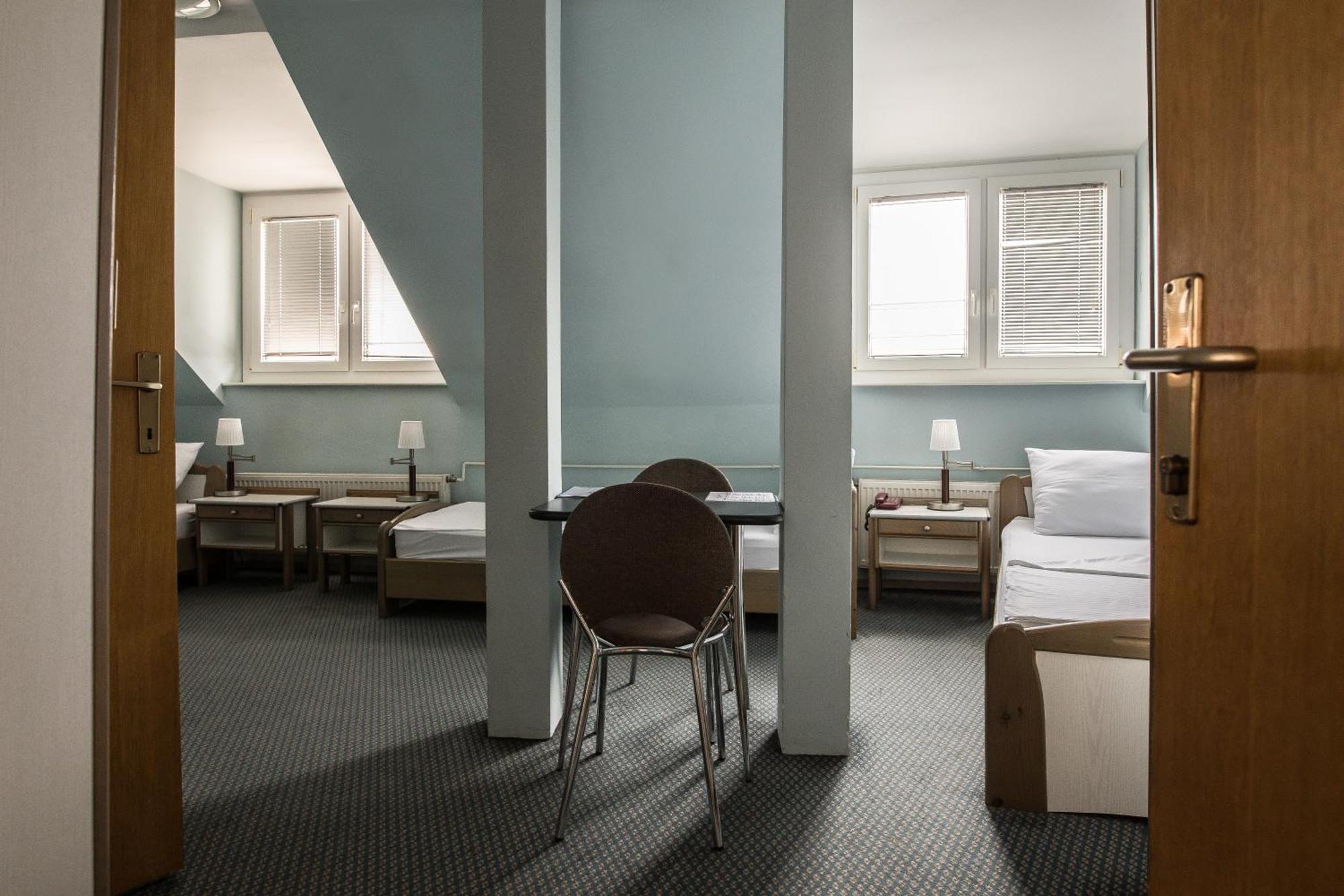 Hotel Carlstadt Karlovac Dış mekan fotoğraf