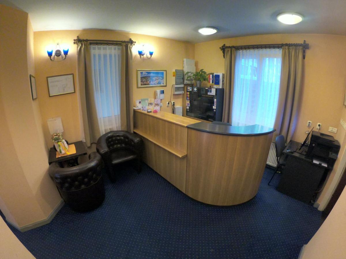 Hotel Carlstadt Karlovac Dış mekan fotoğraf