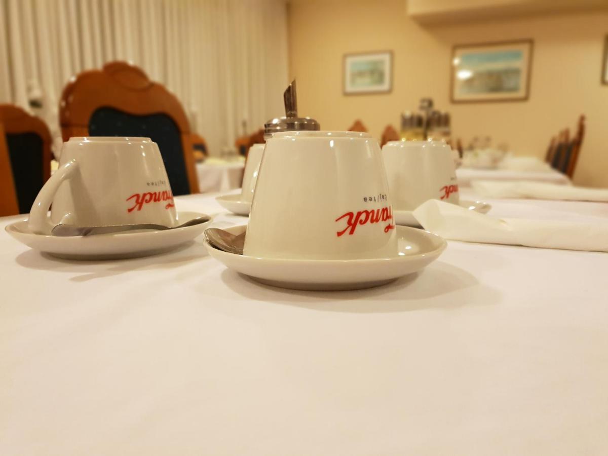 Hotel Carlstadt Karlovac Dış mekan fotoğraf
