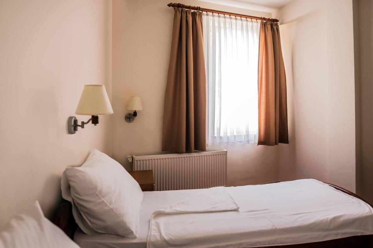 Hotel Carlstadt Karlovac Dış mekan fotoğraf