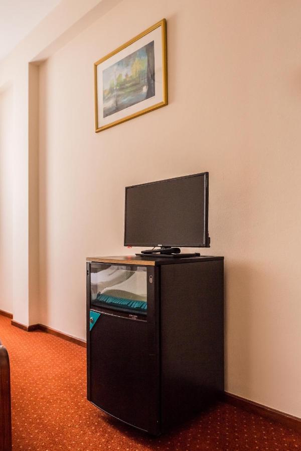 Hotel Carlstadt Karlovac Dış mekan fotoğraf