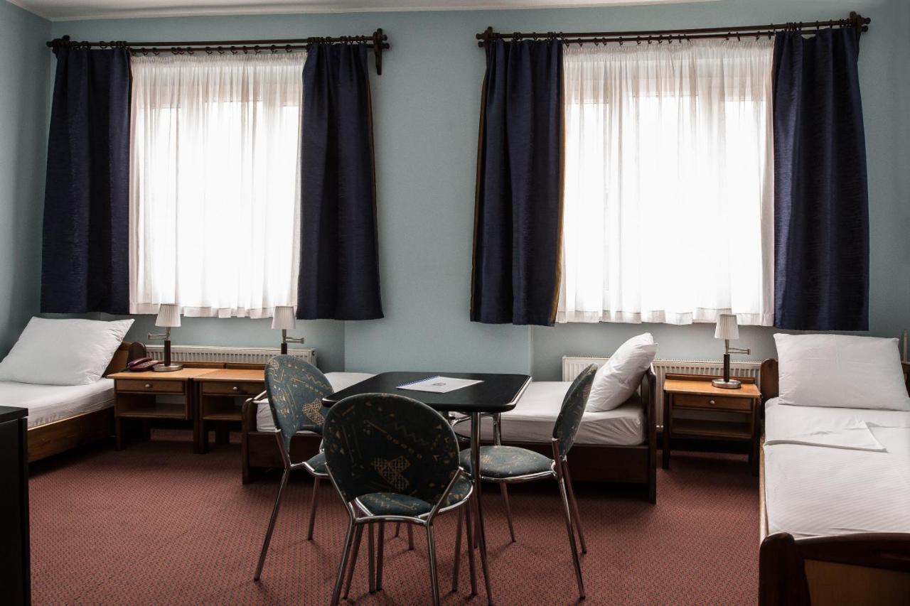 Hotel Carlstadt Karlovac Dış mekan fotoğraf