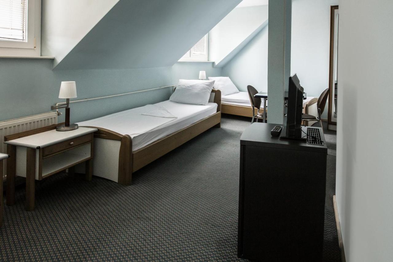 Hotel Carlstadt Karlovac Dış mekan fotoğraf