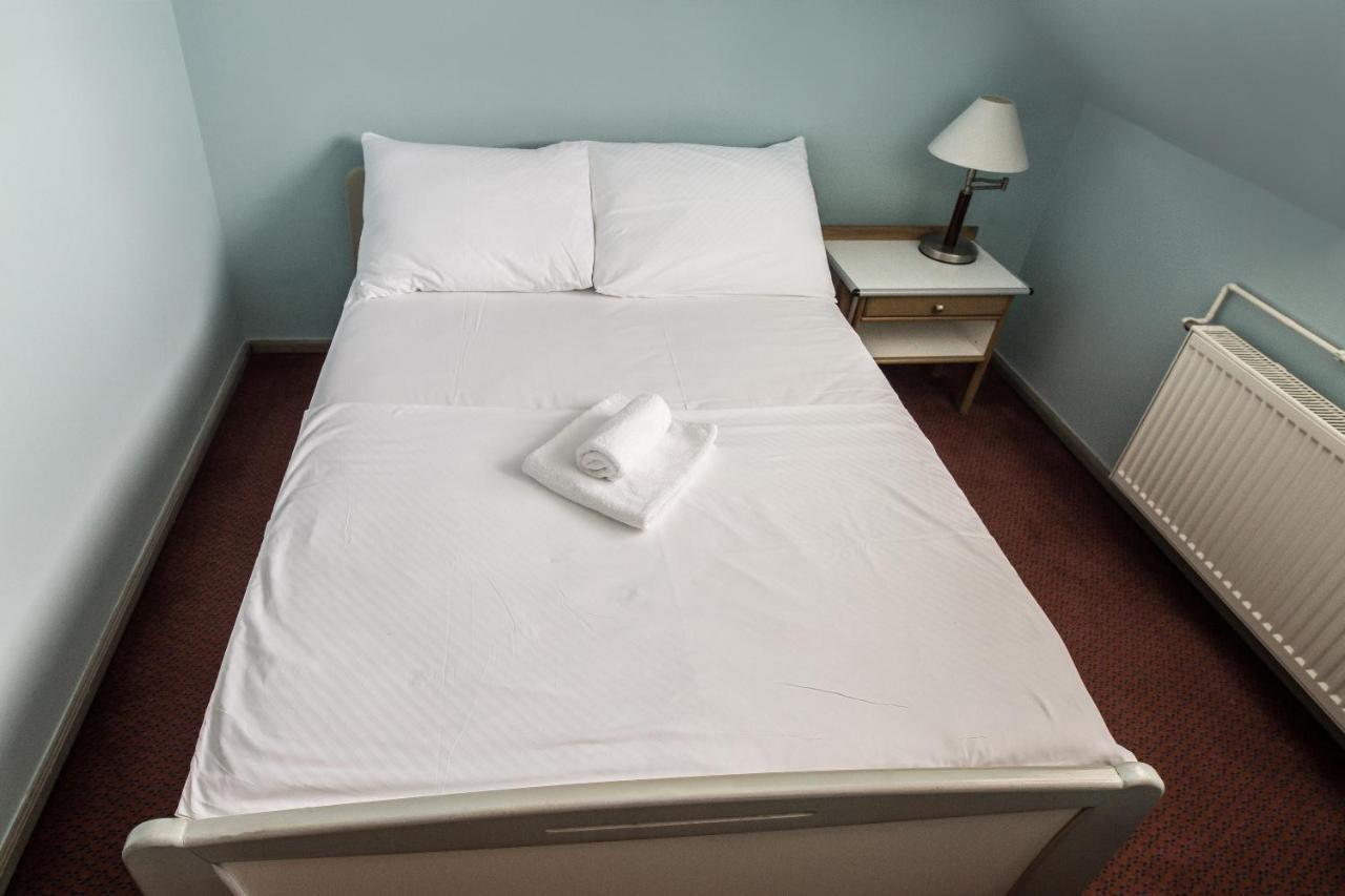 Hotel Carlstadt Karlovac Dış mekan fotoğraf