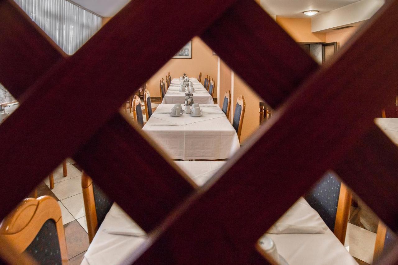Hotel Carlstadt Karlovac Dış mekan fotoğraf